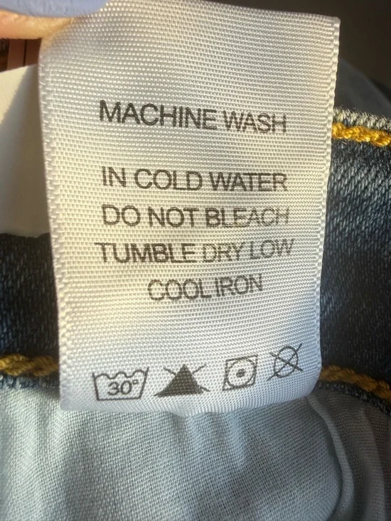 Judy Blue Light Wash Straight Fit Leg High Rise Distressed Denim Classic Fit - Picture 12 of 16